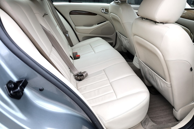 Jaguar S-Type V8 SE 1 Doctor Owner + 21 Services + Exceptional Image 23