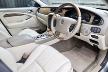 Jaguar S-Type V8 SE 1 Doctor Owner + 21 Services + Exceptional - Thumb 7