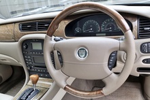 Jaguar S-Type V8 SE 1 Doctor Owner + 21 Services + Exceptional - Thumb 30