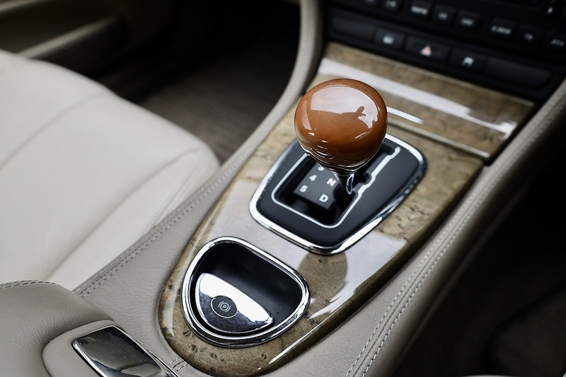 Jaguar S-Type V8 SE 1 Doctor Owner + 21 Services + Exceptional Image 35