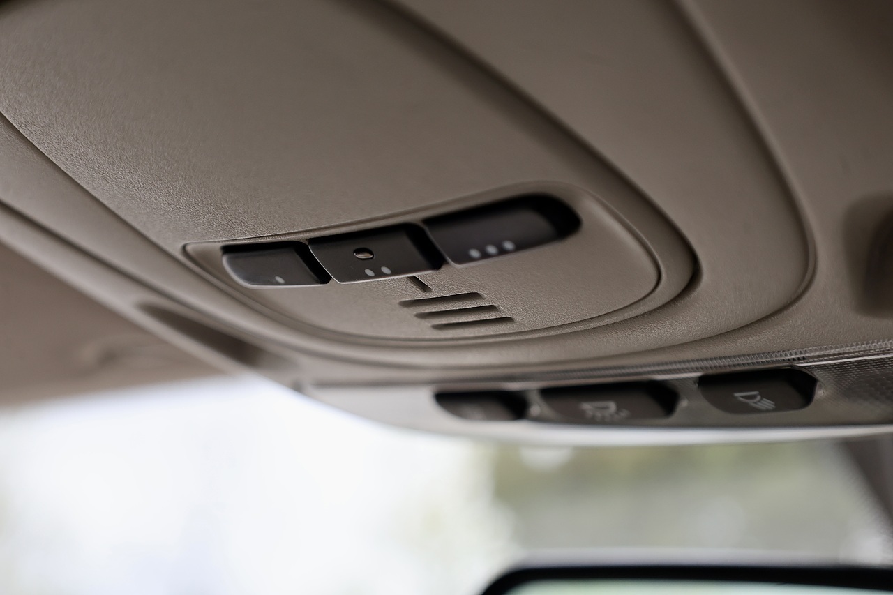 Jaguar S-Type V8 SE 1 Doctor Owner + 21 Services + Exceptional - Large 37