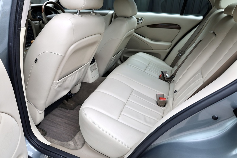 Jaguar S-Type V8 SE 1 Doctor Owner + 21 Services + Exceptional Image 39