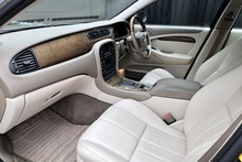 Jaguar S-Type V8 SE 1 Doctor Owner + 21 Services + Exceptional - Thumb 2