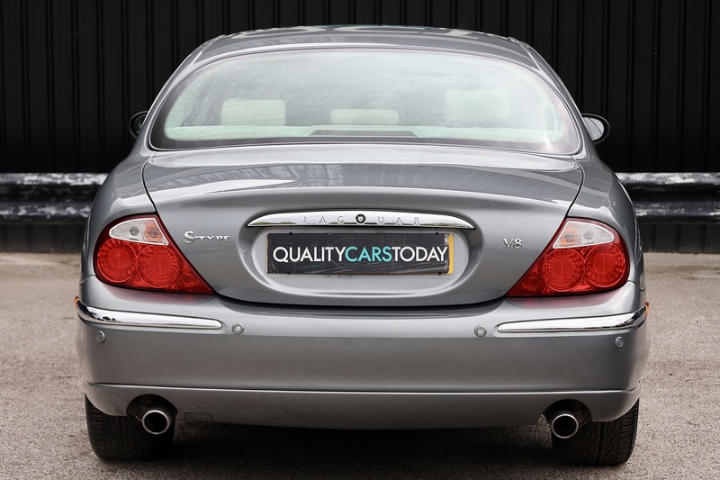 Jaguar S-Type V8 SE 1 Doctor Owner + 21 Services + Exceptional Image 4