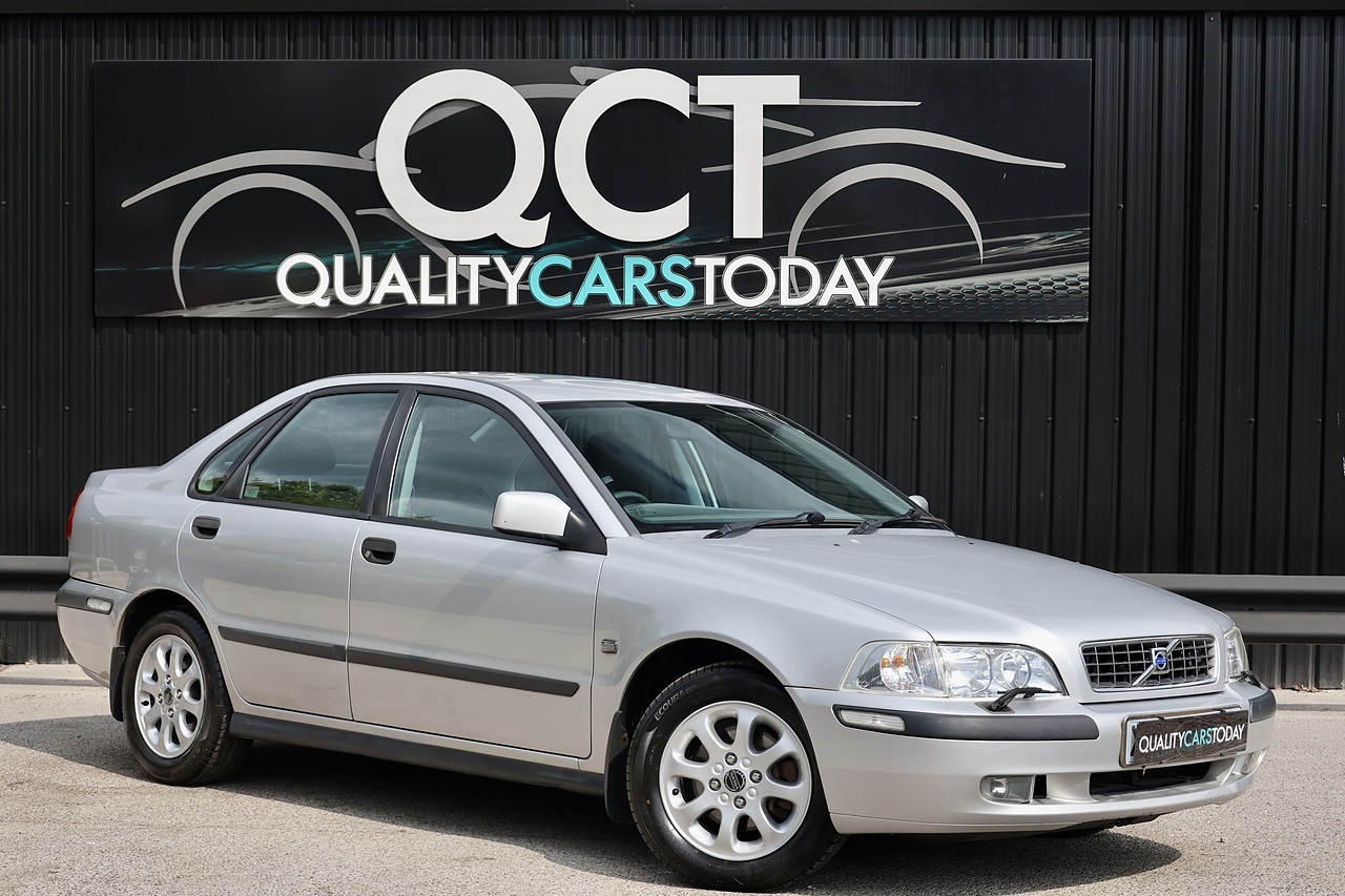 Volvo S40 1.8 XS Automatic 2 Former Keepers + 21 Volvo Main Dealer + Heated Seats - Large 0