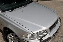 Volvo S40 1.8 XS Automatic 2 Former Keepers + 21 Volvo Main Dealer + Heated Seats - Thumb 17