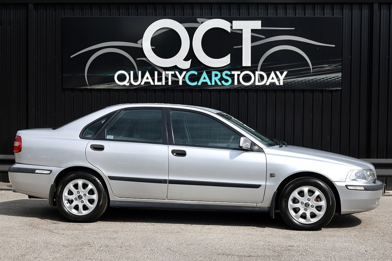 Volvo S40 1.8 XS Automatic 2 Former Keepers + 21 Volvo Main Dealer + Heated Seats Image 6