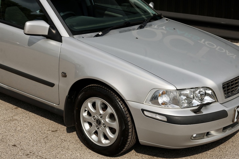 Volvo S40 1.8 XS Automatic 2 Former Keepers + 21 Volvo Main Dealer + Heated Seats Image 23