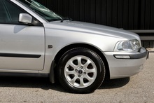 Volvo S40 1.8 XS Automatic 2 Former Keepers + 21 Volvo Main Dealer + Heated Seats - Thumb 22