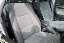 Volvo S40 1.8 XS Automatic 2 Former Keepers + 21 Volvo Main Dealer + Heated Seats - Thumb 15
