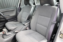 Volvo S40 1.8 XS Automatic 2 Former Keepers + 21 Volvo Main Dealer + Heated Seats - Thumb 5