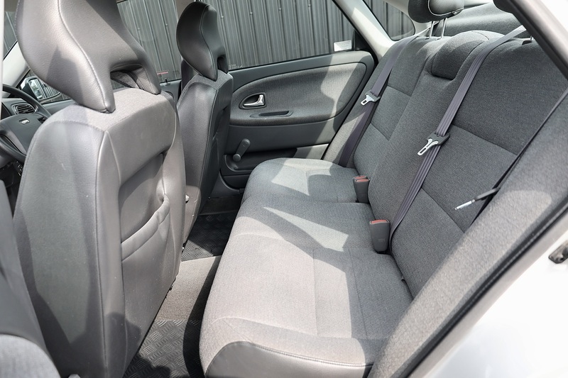 Volvo S40 1.8 XS Automatic 2 Former Keepers + 21 Volvo Main Dealer + Heated Seats Image 31