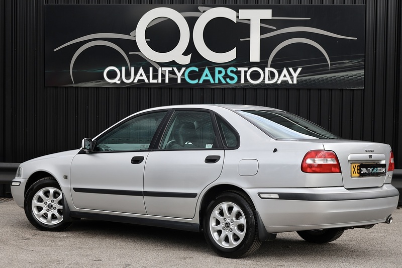 Volvo S40 1.8 XS Automatic 2 Former Keepers + 21 Volvo Main Dealer + Heated Seats Image 9