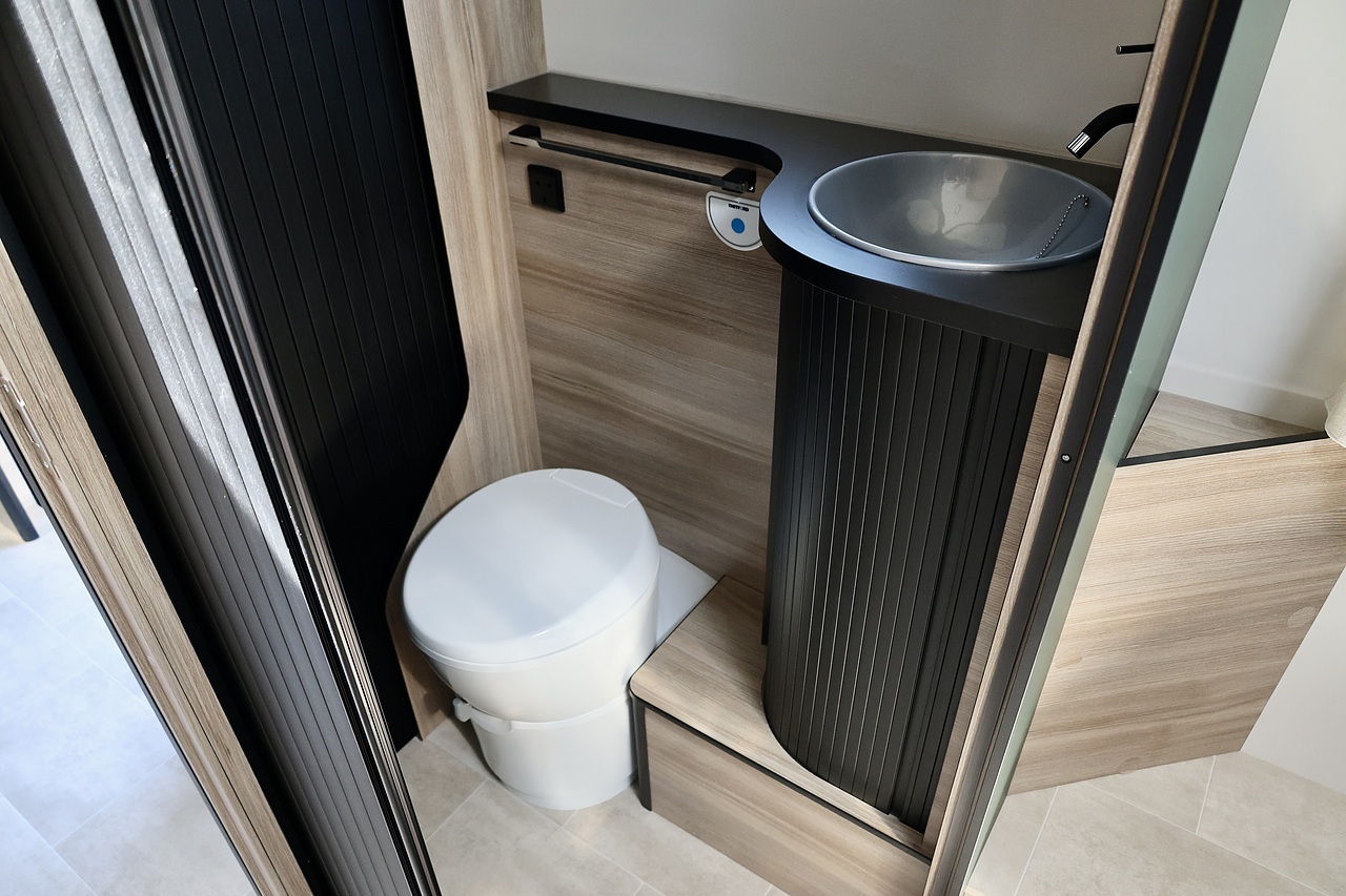 Ford Rimor Brand New + VAT Qualifying + High Specification - Large 47