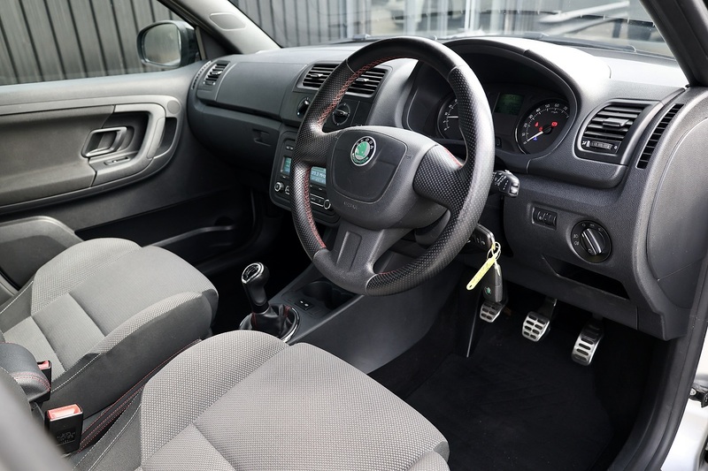 Skoda Fabia Monte Carlo 2 Former Keepers + Genuine Low Mileage + £20 Road Tax Image 8