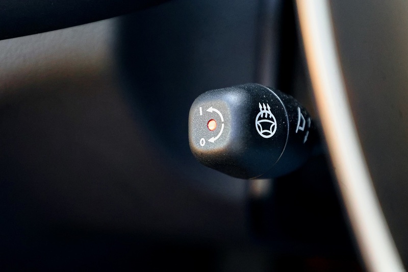 Mercedes-Benz E350 CDI Avantgarde 1 Family Ownership + Designo Trim + Pano Roof Image 14