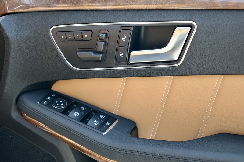 Mercedes-Benz E350 CDI Avantgarde 1 Family Ownership + Designo Trim + Pano Roof Image 17