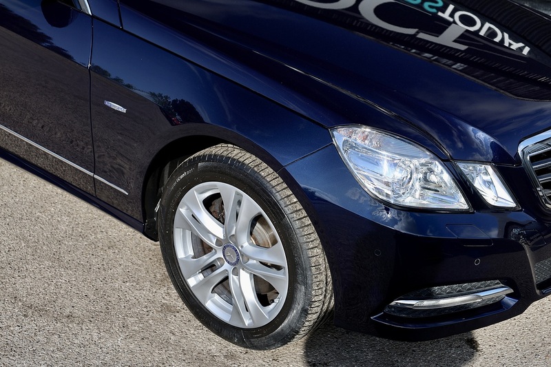 Mercedes-Benz E350 CDI Avantgarde 1 Family Ownership + Designo Trim + Pano Roof Image 26