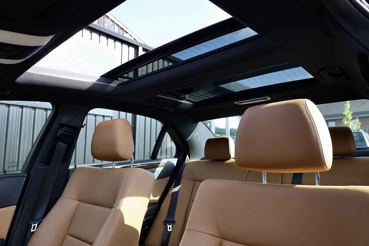Mercedes-Benz E350 CDI Avantgarde 1 Family Ownership + Designo Trim + Pano Roof - Large 10