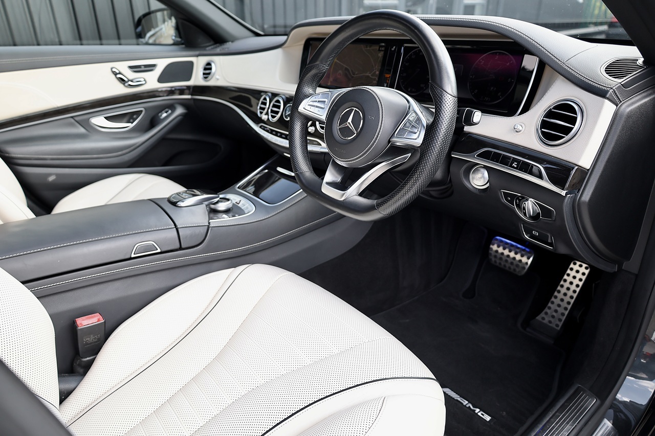 Mercedes-Benz S350d AMG Line Rare Colour + Panoramic Roof + SWB - Large 5