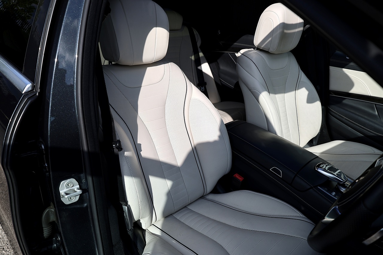 Mercedes-Benz S350d AMG Line Rare Colour + Panoramic Roof + SWB - Large 28