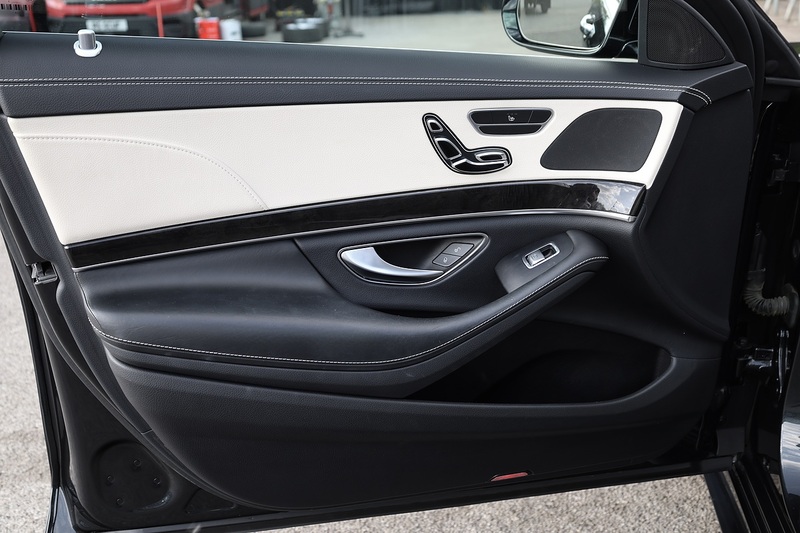 Mercedes-Benz S350d AMG Line Rare Colour + Panoramic Roof + SWB Image 32
