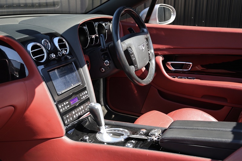 Bentley Continental GTC W12 Silver Tempest + Hot Spur + Piano Black + 16 Services Image 7