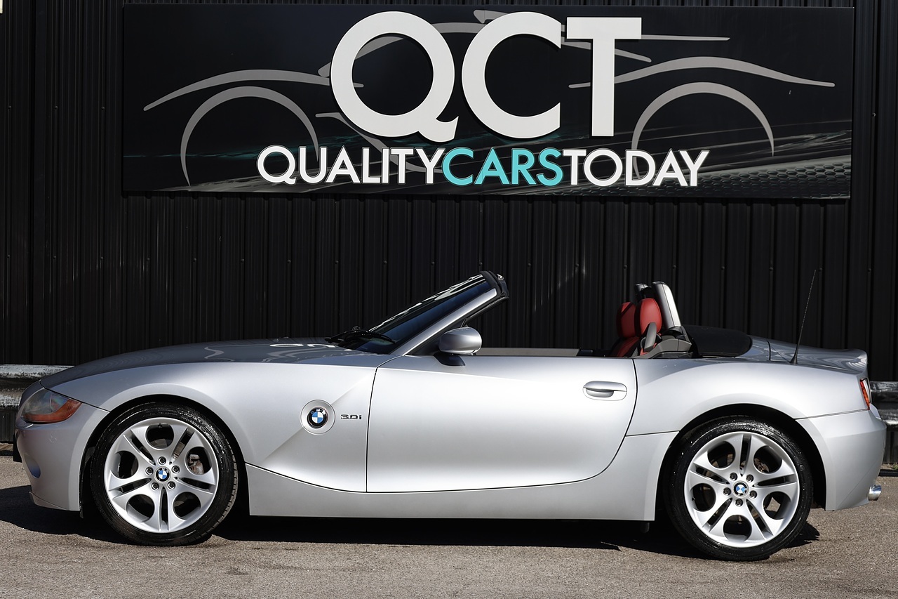 BMW Z4 Roadster + 3.0 Straight Six + Manual  + 1 Lady Owner - Large 1