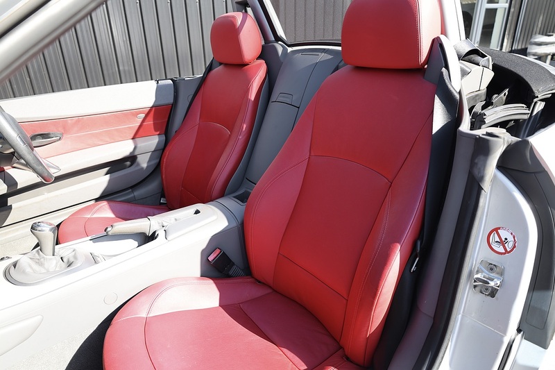 BMW Z4 Roadster + 3.0 Straight Six + Manual  + 1 Lady Owner Image 8