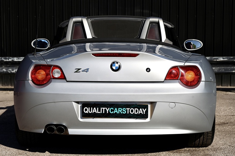 BMW Z4 Roadster + 3.0 Straight Six + Manual  + 1 Lady Owner Image 4