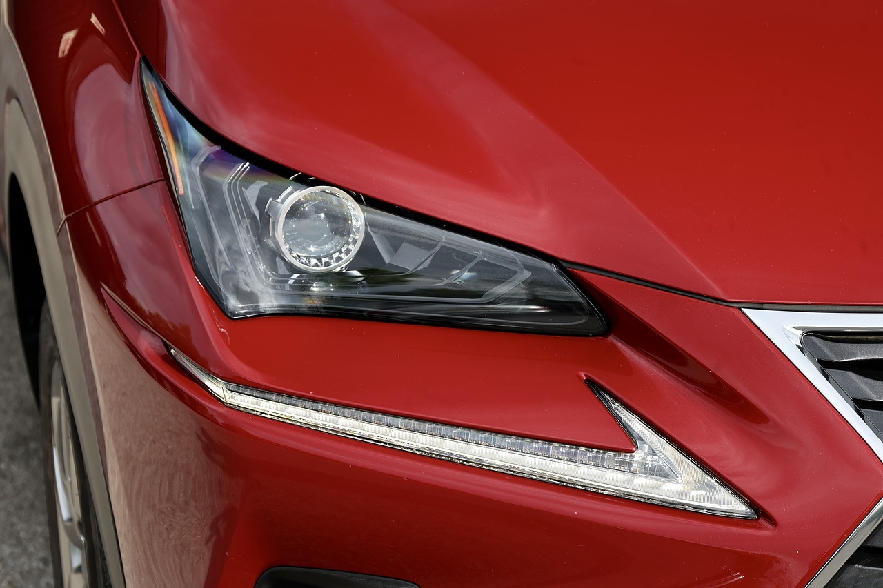 Lexus NX300h Full Lexus Main Dealer History + Lexus Warranty - Large 13