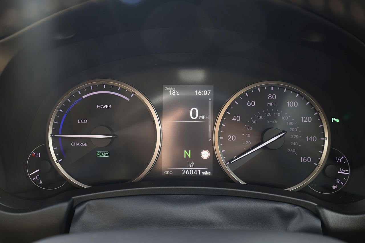 Lexus NX300h Full Lexus Main Dealer History + Lexus Warranty - Large 15