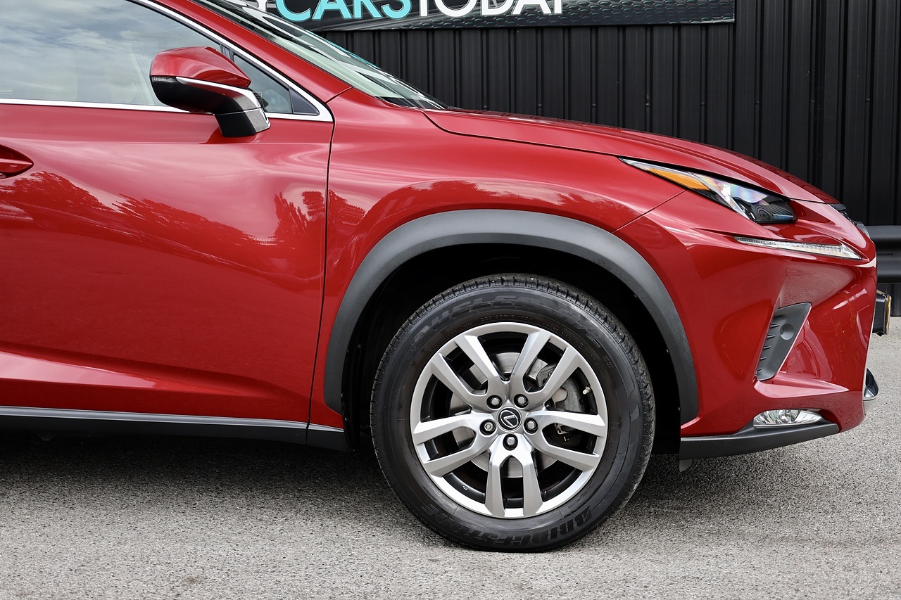 Lexus NX300h Full Lexus Main Dealer History + Lexus Warranty - Large 19