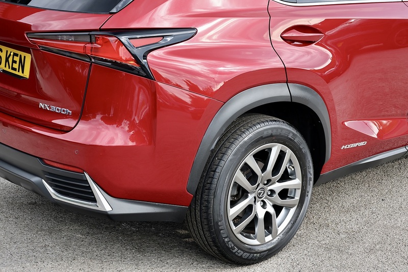 Lexus NX300h Full Lexus Main Dealer History + Lexus Warranty Image 17