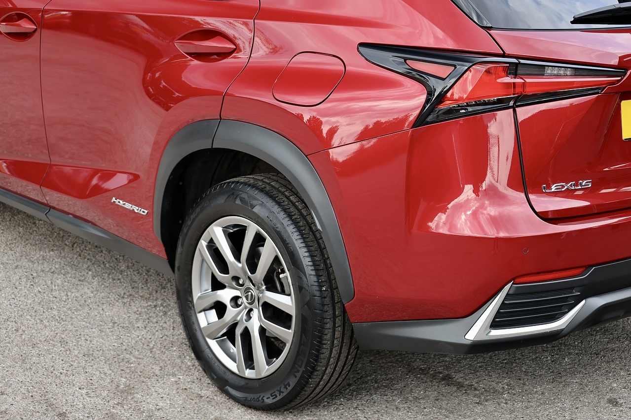 Lexus NX300h Full Lexus Main Dealer History + Lexus Warranty - Large 42
