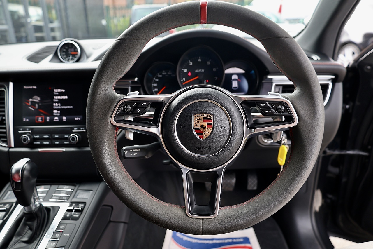 Porsche Macan GTS £10K Optional Extras + Sport Chrono + PASM - Large 19