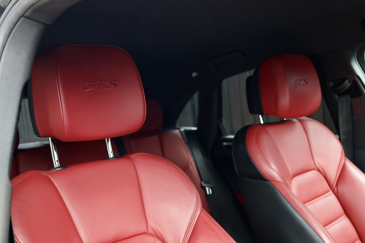 Porsche Macan GTS £10K Optional Extras + Sport Chrono + PASM - Large 34