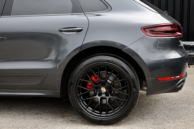 Porsche Macan GTS £10K Optional Extras + Sport Chrono + PASM Image 37