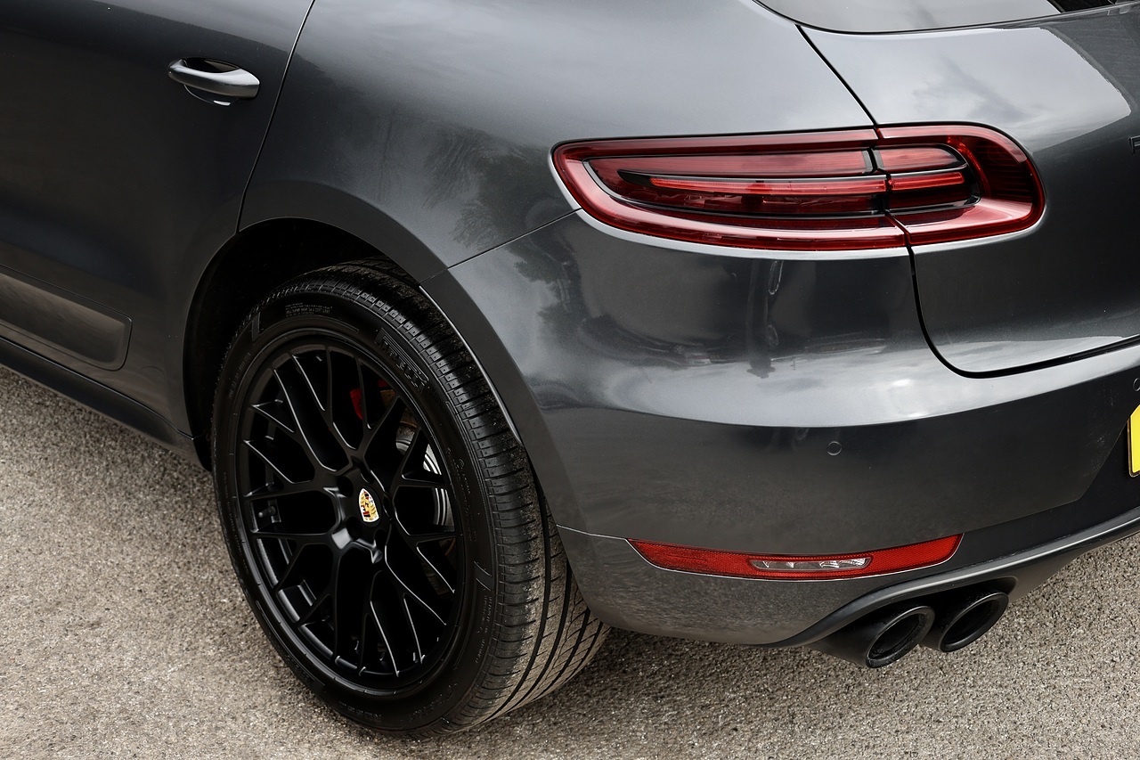 Porsche Macan GTS £10K Optional Extras + Sport Chrono + PASM - Large 38