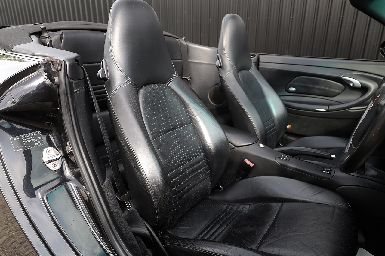 Porsche 911 Carrera 4 3.6 Manual Convertible + Hardtop + IMS Upgrade + Last Owner 2013 - Large 8