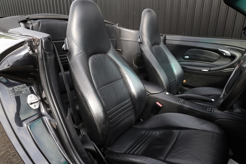 Porsche 911 Carrera 4 3.6 Manual Convertible + Hardtop + IMS Upgrade + Last Owner 2013 Image 8
