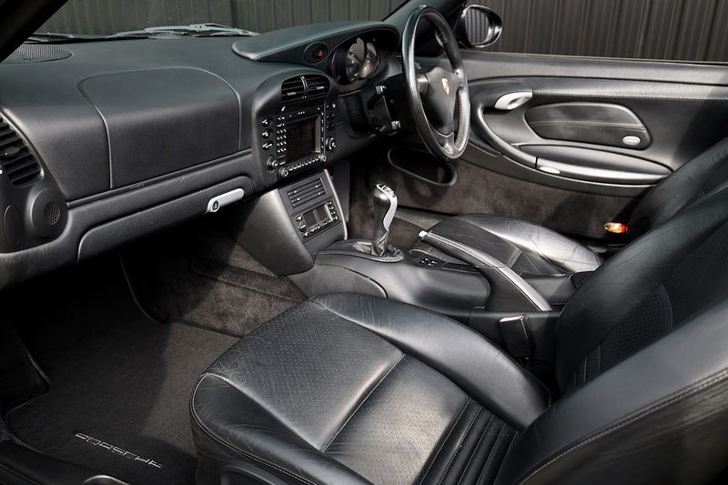 Porsche 911 Carrera 4 3.6 Manual Convertible + Hardtop + IMS Upgrade + Last Owner 2013 Image 2