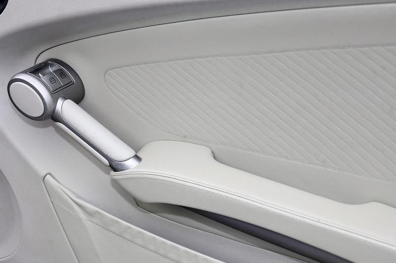 Mercedes-Benz SLK 200K Designo Paint + Designo Interior + AirScarf + £7k Cost options Image 24