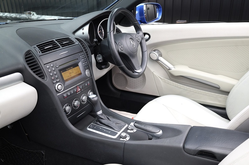 Mercedes-Benz SLK 200K Designo Paint + Designo Interior + AirScarf + £7k Cost options Image 10