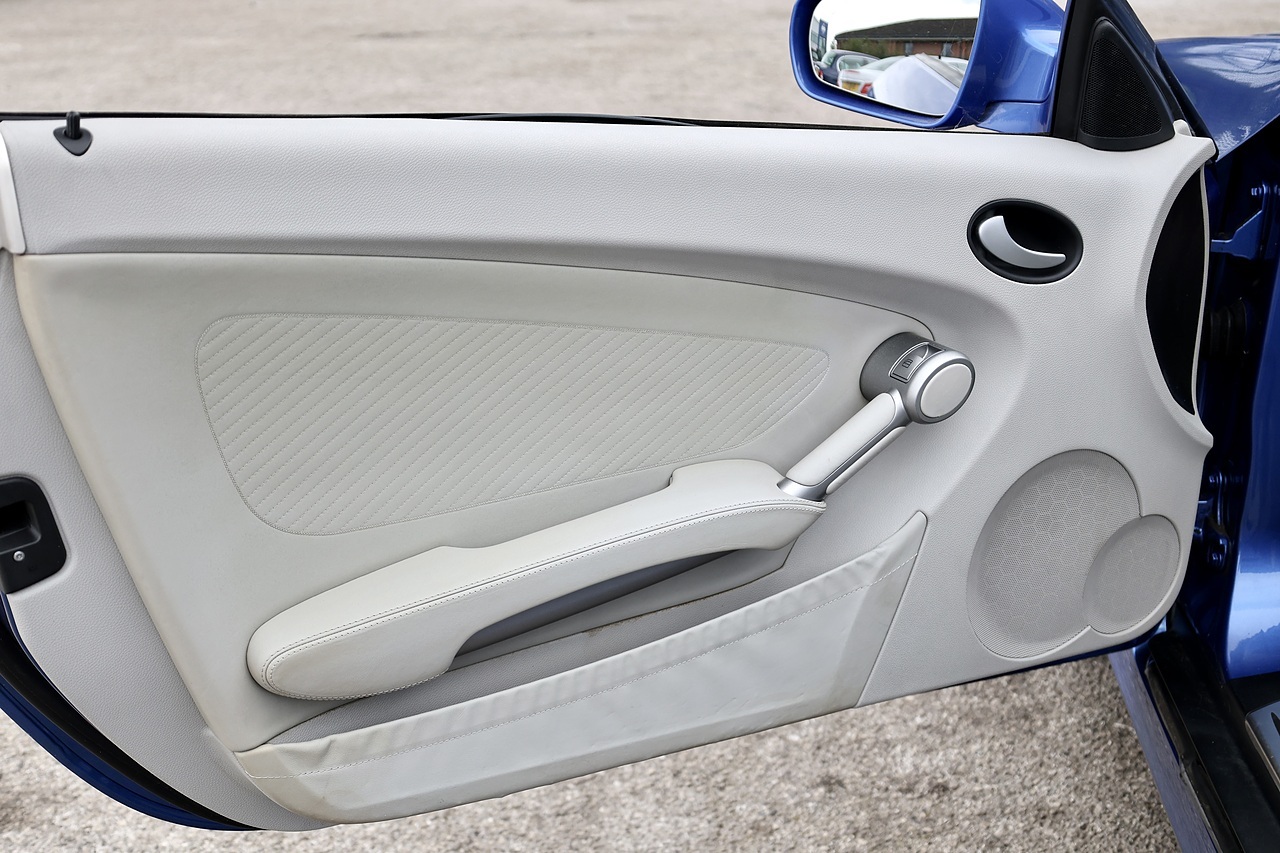 Mercedes-Benz SLK 200K Designo Paint + Designo Interior + AirScarf + £7k Cost options - Large 23