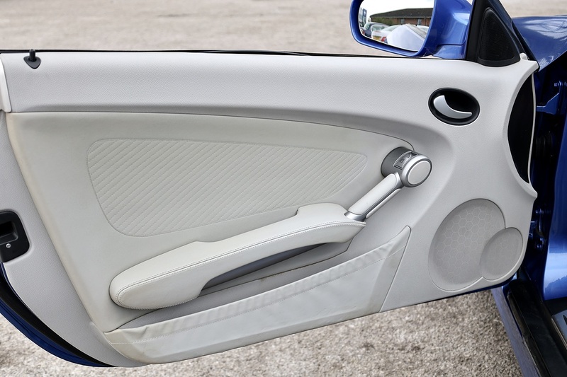 Mercedes-Benz SLK 200K Designo Paint + Designo Interior + AirScarf + £7k Cost options Image 23
