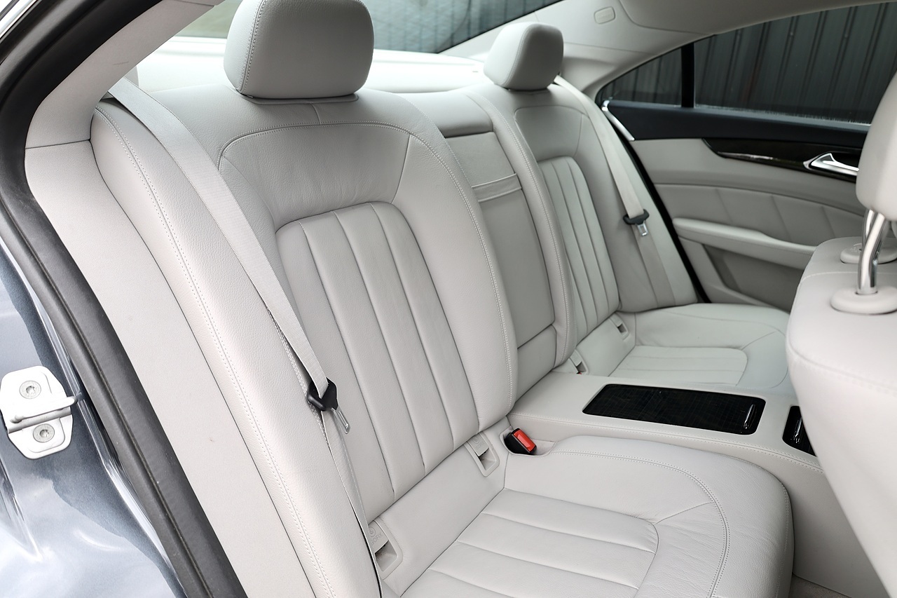 Mercedes-Benz CLS 250 CDI AMG Sport 1 Former Keeper + 12 Services - Large 11
