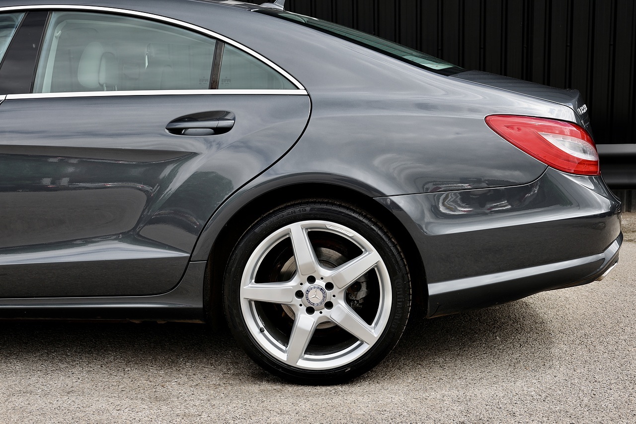 Mercedes-Benz CLS 250 CDI AMG Sport 1 Former Keeper + 12 Services - Large 32