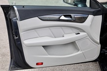 Mercedes-Benz CLS 250 CDI AMG Sport 1 Former Keeper + 12 Services - Thumb 38