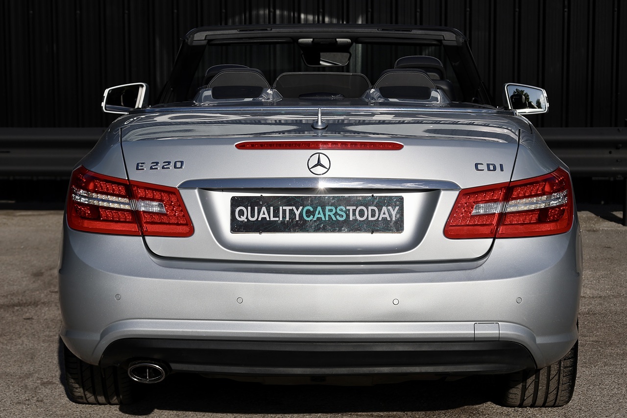 Mercedes-Benz E220 CDI AMG Sport Convertible 1 Former Keeper + Full Service History - Large 4